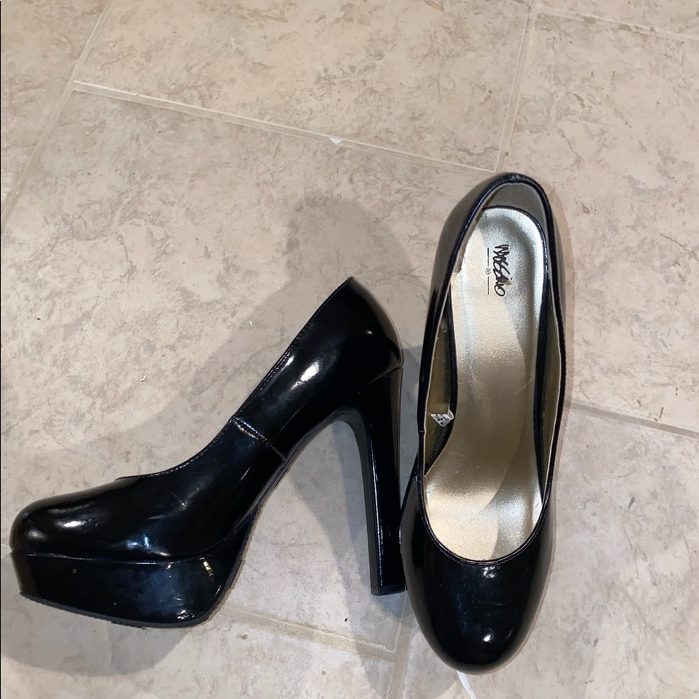 Mossimo black heels - Picture 2 of 5